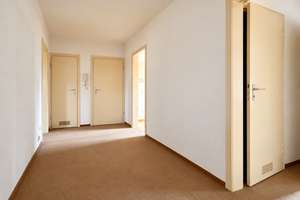 Großzügige 3 Raum Wohnung mit optimaler Raumaufteilung und Sonnenterrasse in begehrter Wohnlage – 40547 Lörick, Düsseldorf – Vorschaubild 2