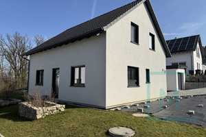 Ruhig gelegenes Einfamilienhaus (KFW55) mit Garten und Garage – Hohenlohekreis – Vorschaubild 3