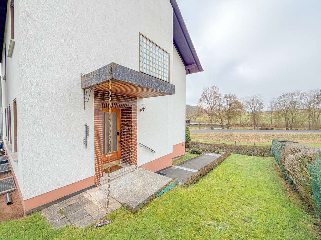 Immobilie in Waldkappel - Viel Platz, großes Grundstück und Alleinlage – Einfamilienhaus in Waldkappel-Friemen - Bild 2