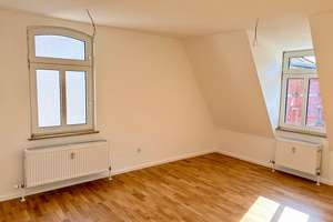 Attraktive 4-Zimmer-Dachgeschosswohnung – Schweinauer Str. 37a, 90439 Sankt Leonhard, Nürnberg – Vorschaubild 2