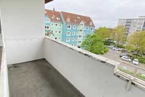 Helle 2-Zimmer Wohnung mit Einbauküche und Balkon – Päwesiner Weg 14, 13581 Berlin – Vorschaubild 2