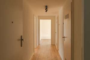 Gemütliche DG-Wohnung, frisch renoviert, bezugsbereit – Die vollständige Adresse der Immobilie erhältst du vom Anbieter., 79104 Herdern-Nord, Freiburg im Breisgau – Vorschaubild 4