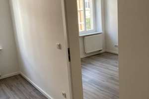 Zweitbezug nach Sanierung! Großzügige 3-Zimmerwohnung mit Laminat, Balkon, Wanne und Einbauküche! – Pestalozzistraße 8, 9130 Sonnenberg, Chemnitz – Vorschaubild 9