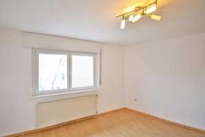 Ideal für Pferdeliebhaber - Haus mit zwei Wohnungen, Pferdeboxen und einem großen Grundstück – Karlsruhe (Kreis) – Vorschaubild 7