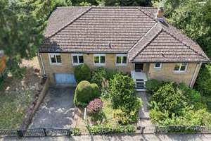 Bierstadt: Bezaubernder Bungalow! Wiesbadens Top-Lage! 5 Zi, Garage, StPl., Garten, voll unterk.!