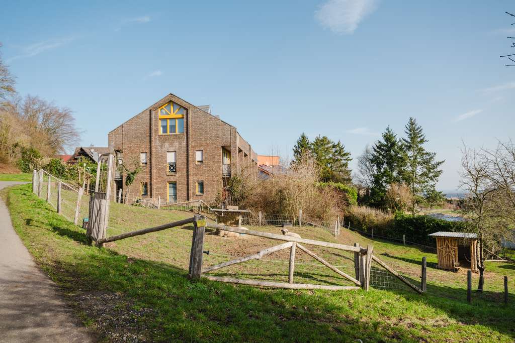 Immobilie in Nideggen - MFH mit 5 Wohneinheiten – Architektenhaus in Traumlage mit unverbaubarer Aussicht u. Baupotential - Bild 3