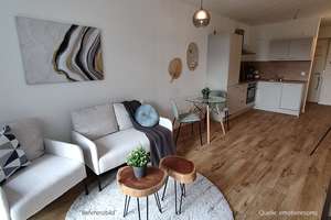 Schöne sonnige 2-Raum-Wohnung für Senioren/mit Einbauküche