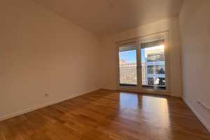 Lichtdurchflutete 3-Zimmerwohnung an der Spree mit Balkon und Einbauküche – Hedwig-Porschütz-Str. 8, 10557 Berlin – Vorschaubild 5