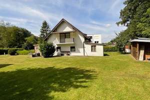 Einfamilienhaus mit Wintergarten und großer Grundstücksfläche – inkl.  Garage & Werkstatt – Die vollständige Adresse der Immobilie erhältst du vom Anbieter., 94405 Landau an der Isar – Vorschaubild 1