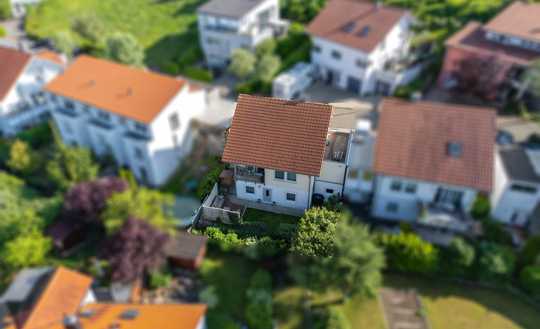 Freistehendes Einfamilienhaus mit Einliegerwohnung mit einmaligen Panoramablick in Pfullingen