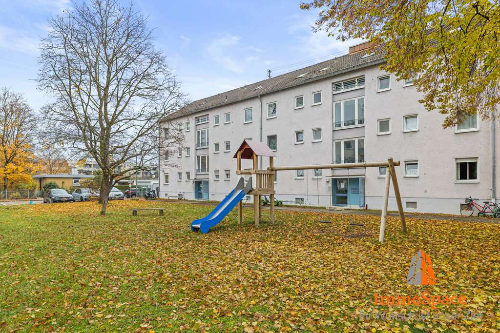Immobilie in Königsbrunn - IMMOSPACE *** NEU MODERNISIERTE 2 ZKB MIT KELLER UND EINZELGARAGE *** - Bild 0