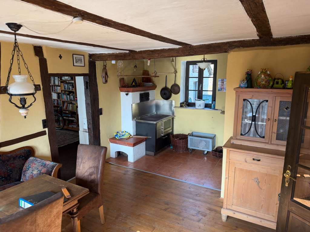 Immobilie in Oberdachstetten - Einfamilienhaus mit 5 Zimmern und Garage in Oberdachstetten - Bild 2