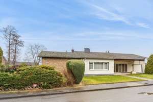 Ihr Bungalow in Merode: Hier müssen Sie sich nicht zwischen Ruhe und guter Anbindung entscheiden – Die vollständige Adresse der Immobilie erhältst du vom Anbieter., 52379 Langerwehe – Vorschaubild 1
