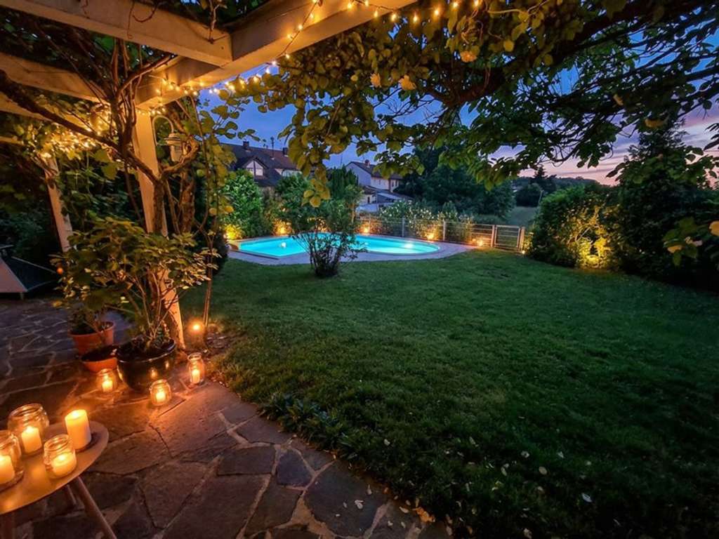 Immobilie in Buggingen - Provisionsfrei* Modernes Einfamilienhaus mit hochwertigem Anbau, Doppelgarage und Pool in Buggingen - Bild 2