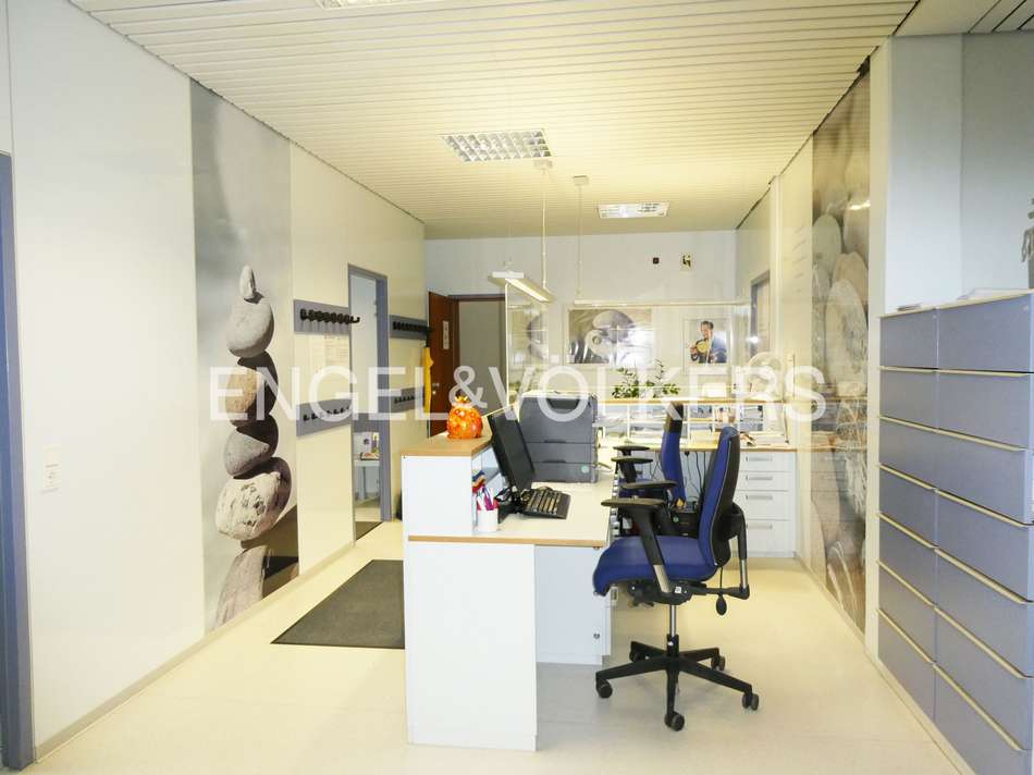 Anmeldung im Erdgeschoss in...