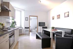 Schöne, helle 2-Zimmerwohnung, komplett möbliert