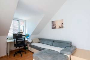 Lichtdurchflutete 4-Zimmer-DG-Wohnung mit Süd-Dachterrasse und neuer Hybrid-Wärmepumpenheizung – Die vollständige Adresse der Immobilie erhältst du vom Anbieter., 81475 Fürstenried-West, München – Vorschaubild 5