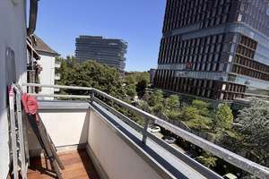 UNTERMIETE: Schöne 2-Zimmer-Wohnung mit Balkon, Aufzug & Blick auf den Rheinturm ab dem 01.07. – Die vollständige Adresse der Immobilie erhältst du vom Anbieter., 40474 Golzheim, Düsseldorf – Vorschaubild 1