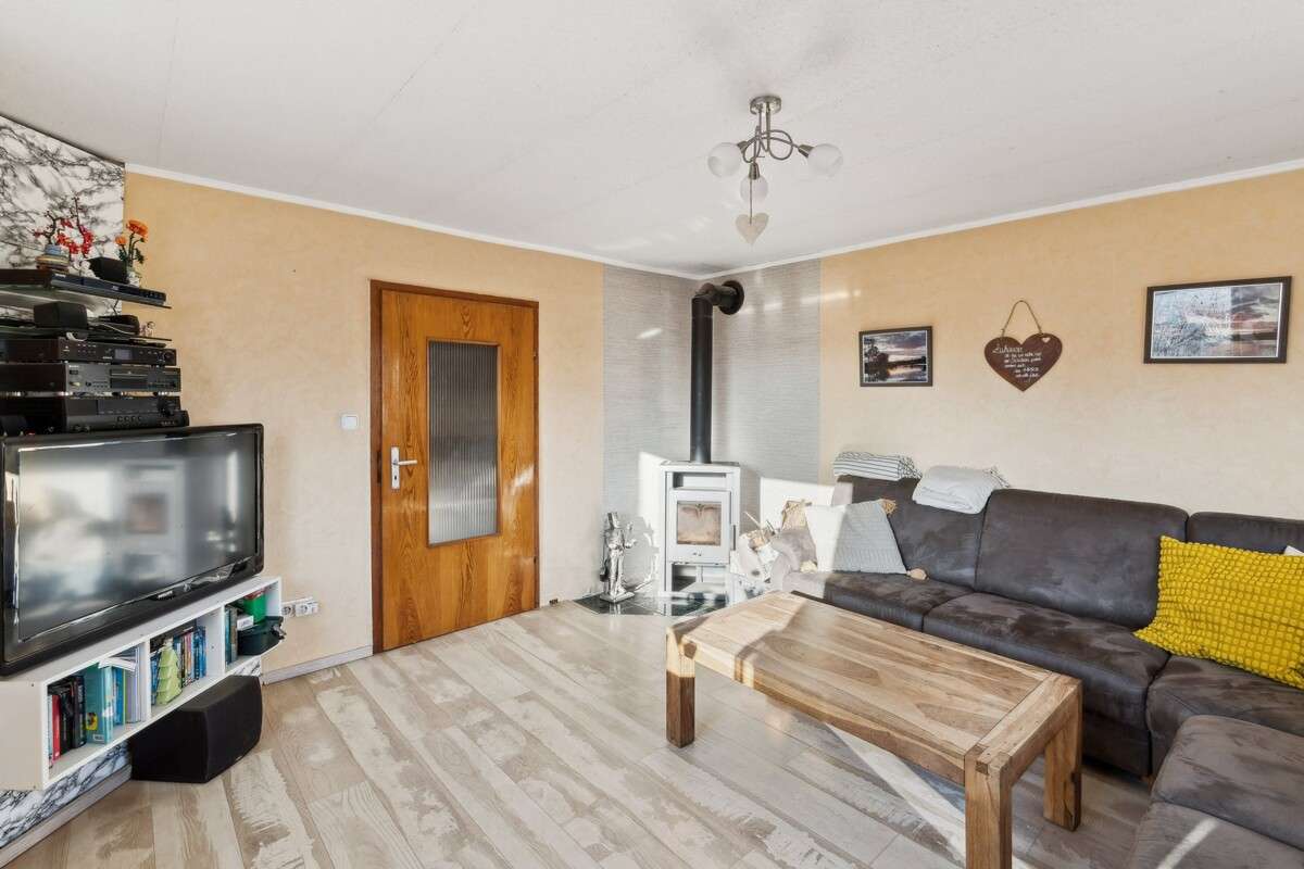 Immobilie in Eppishausen - Familienfreundliches EFH mit PV-Anlage, Pelletheizung und großzügigem Garten - Bild 3