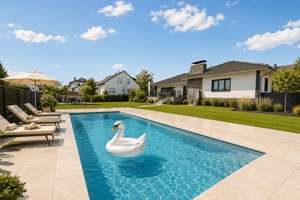 Exklusives Familienhaus mit privatem Pool & großzügigem Wohnkomfort