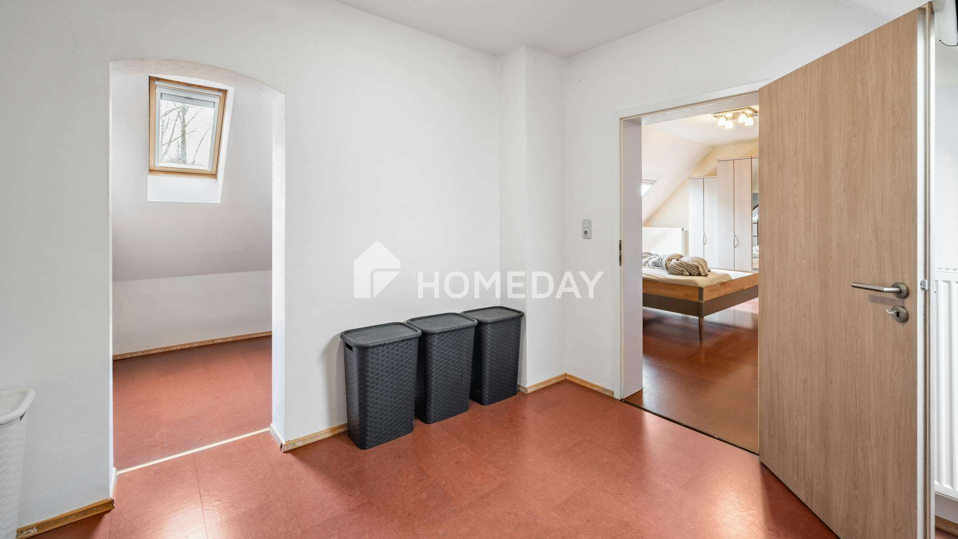 Immobilie in Siegenburg - Stilvoll wohnen auf zwei Ebenen – Maisonette mit Galerie, EBK und Doppelgarage
 - Bild 8