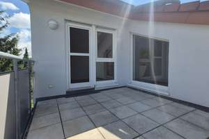 Charmante Dachgeschosswohnung mit Balkon, Einbauküche, Tiefgaragenstellplatz & Waschautomat – Dennachstr. 23, 75175 Buckenberg, Pforzheim – Vorschaubild 2