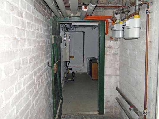 2-Familienhaus auf großem Grundstück ( !! Bauland !! ) - Bild 19