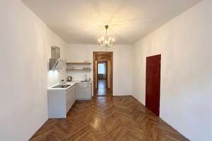 Unsanierte 3-Zi. Altbauwohnung im Franzosenviertel