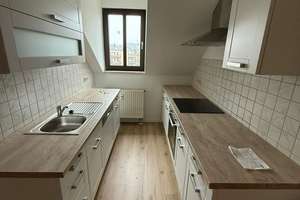 Große 3-Zimmer Maisonette mit Einbauküche, zwei Bädern, Stellplatz und Laminat in ruhiger Lage! – Die vollständige Adresse der Immobilie erhältst du vom Anbieter., 9130 Sonnenberg, Chemnitz – Vorschaubild 1