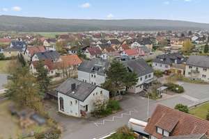 Enormes Potenzial! Gepflegtes Wohn-/Geschäftsgebäude mit Einfamilienhaus in zentraler Lage – Die vollständige Adresse der Immobilie erhältst du vom Anbieter., 96175 Pettstadt – Vorschaubild 5