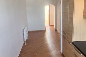 Gepflegte 3-Zimmer-Wohnung im 8. OG mit Balkon in Markt Schwaben – Enzensbergerstraße 22, 85570 Markt Schwaben – Vorschaubild 3