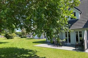 Perfekte Kombination: Ferienhaus zur Eigennutzung und Vermietung an der Ostsee *provisionsfrei* – Kliffstraße 17, 18211 Nienhagen – Vorschaubild 1