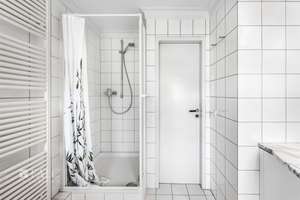 Erbp.: Wohnen, wo andere zur Ruhe kommen – Exklusives Einfamilienhaus mit Seezugang in OL-Eversten – Die vollständige Adresse der Immobilie erhältst du vom Anbieter., 26122 Eversten, Oldenburg (Oldenburg) – Vorschaubild 35