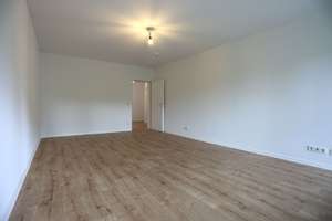 VOLLSTÄNDIG RENOVIERTE 3 ZIMMER WOHNUNG IN VENNHAUSEN MIT GROßEM BALKON UND NEUEM LAMINAT – Vennhauser Allee 186, 40627 Vennhausen, Düsseldorf – Vorschaubild 3