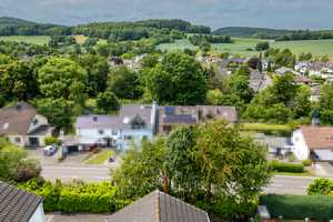 Weiter Blick ins grüne Lauterbachtal in Königsw.-H´Rott  , freist. EFH Bj. 2001 auf 518 m² Grundst. – Rhein-Sieg-Kreis – Vorschaubild 1