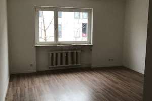 Helle 2 Zimmer-Wohnung mit EBK in Moosach, München