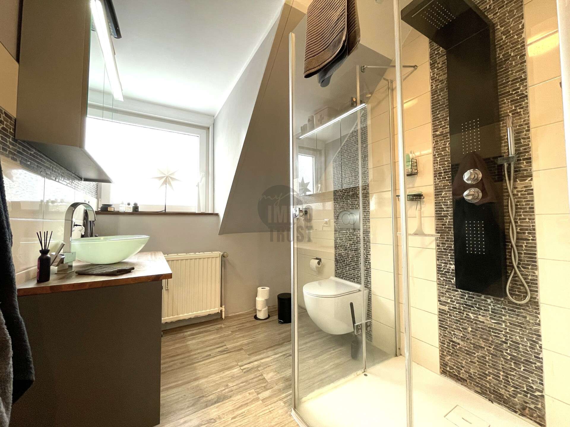 Immobilie in Agathenburg - ZWEIFAMILIENHAUS MIT ZWEI GETRENNTEN WOHNUNGEN IN STADE / WIEPENKATHEN - Bild 10