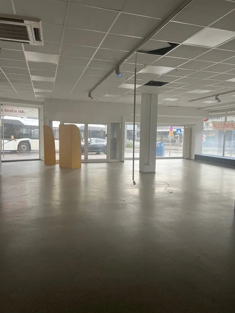 Große Gewerbeimmobilie über 3 Etagen im Herzen von Völklingen zu verkaufen, Stadtverband Saarbrücken Kreis – Bild 1