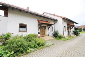 Sehr gepflegtes Einfamilienhaus/Doppelhaushälfte mit Garten und Terrasse in zentraler Lage – Die vollständige Adresse der Immobilie erhältst du vom Anbieter., 94544 Hofkirchen – Vorschaubild 9