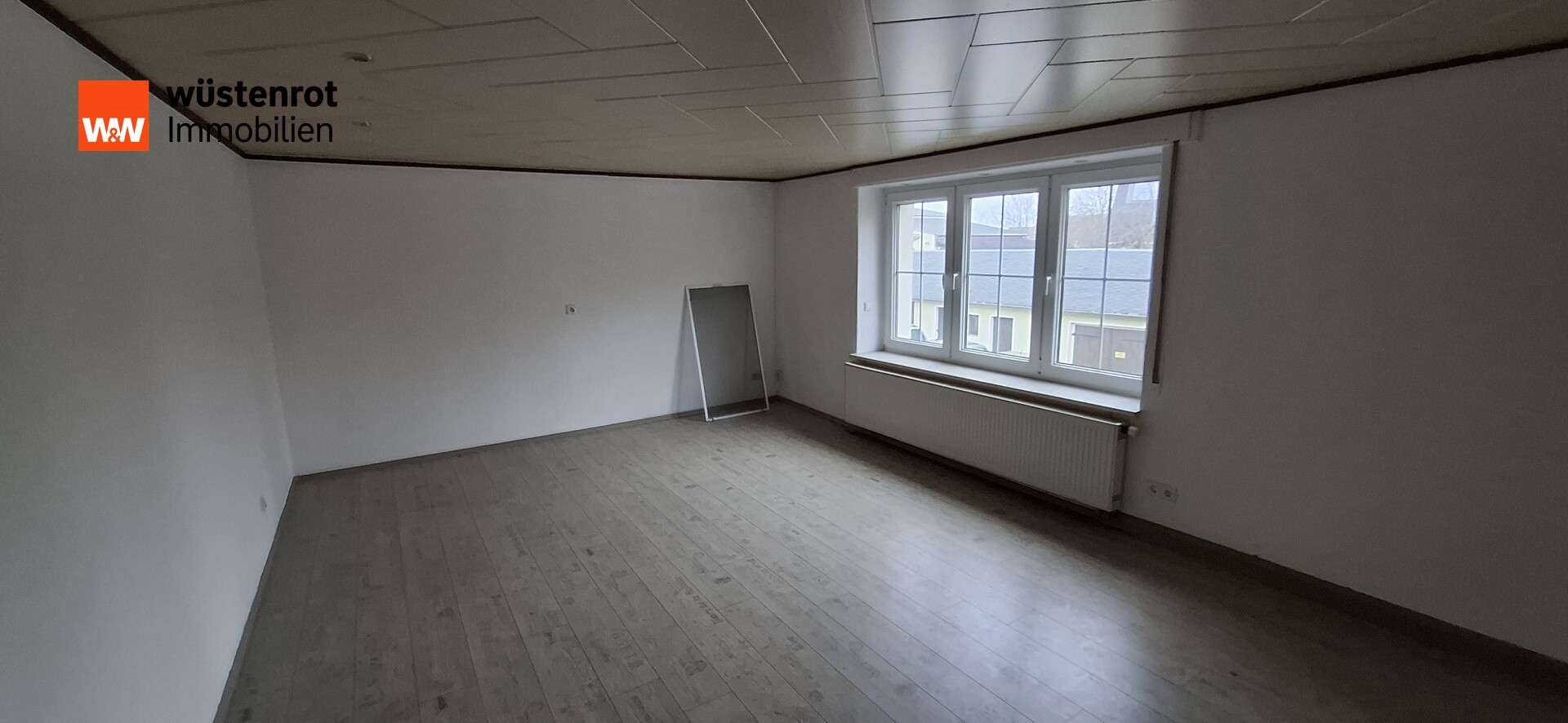 Immobilie in Königsbrück - Wohnhaus mit Nebengelass, Garagen und Verkaufspavillon - Bild 9