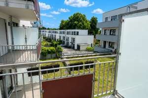 Bensberg: Neuwertige 2-Zimmer Wohnung + Aufzug + Tiefgarage
