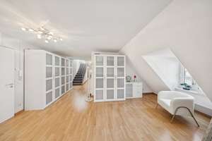 Exklusive Penthouse-Maisonette am Waldfriedhof – Großzügiges Wohnen auf zwei Ebenen – Die vollständige Adresse der Immobilie erhältst du vom Anbieter., 81377 Am Waldfriedhof, München – Vorschaubild 3