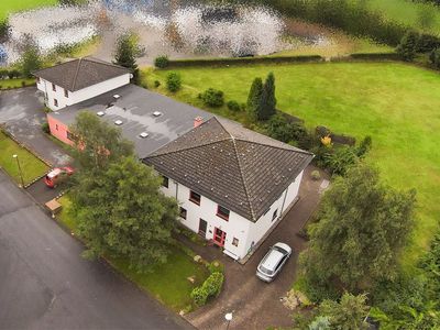 Firmensitz Wohnen+Arbeiten Einfamilienhaus 220 m² +2 Nebengebäude Gewerbe 750 m² Grundstück 5049 m²