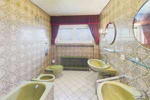 Zeitlose Eleganz in Split-Level-Bauweise – mit Kamin, Garage und Dachausbauoption – Die vollständige Adresse der Immobilie erhältst du vom Anbieter., 50126 Bergheim – Vorschaubild 13
