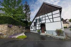 Charmantes renoviertes Fachwerkhaus aus 1870 mit Holzremise und Terrasse in Hagen-Holthausen – Die vollständige Adresse der Immobilie erhältst du vom Anbieter., 58093 Hohenlimburg (Ortsteil), Hagen – Vorschaubild 2
