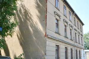 Renovierungsbedürftiges Mehrfamilienhaus mit großem Potenzial! – Die vollständige Adresse der Immobilie erhältst du vom Anbieter., 4600 Altenburg – Vorschaubild 1