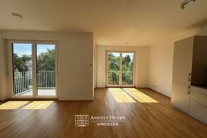 Ihr Blick in Grün und auf den Garchinger Mühlbach - zentrums- wie naturnah in Schwabing-Freimann – Die vollständige Adresse der Immobilie erhältst du vom Anbieter., 80939 Obere Isarau, München – Vorschaubild 15