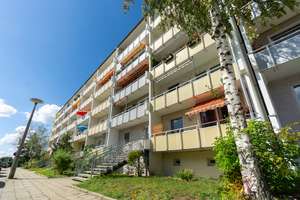 2-Raum-Wohnung mit Aufzug und Balkon zu vermieten. – Berliner Straße 15, 39218 Schönebeck (Elbe) – Vorschaubild 2