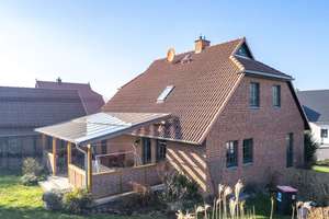 Familientraum in ruhiger Lage – Gepflegtes Einfamilienhaus mit Kamin, großem Garten und Doppelgarage – Die vollständige Adresse der Immobilie erhältst du vom Anbieter., 31688 Nienstädt – Vorschaubild 5