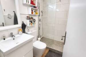 Möblierte 2-Zimmer-Eigentumswohnung mit Balkon, Klima & TG in Wiesbaden – Eltviller Straße 19, 65197 Rheingauviertel / Hollerborn, Wiesbaden – Vorschaubild 5